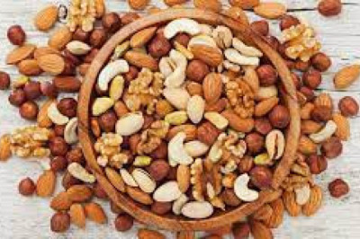 Eating Nuts Reduces the Risk of Heart Disease